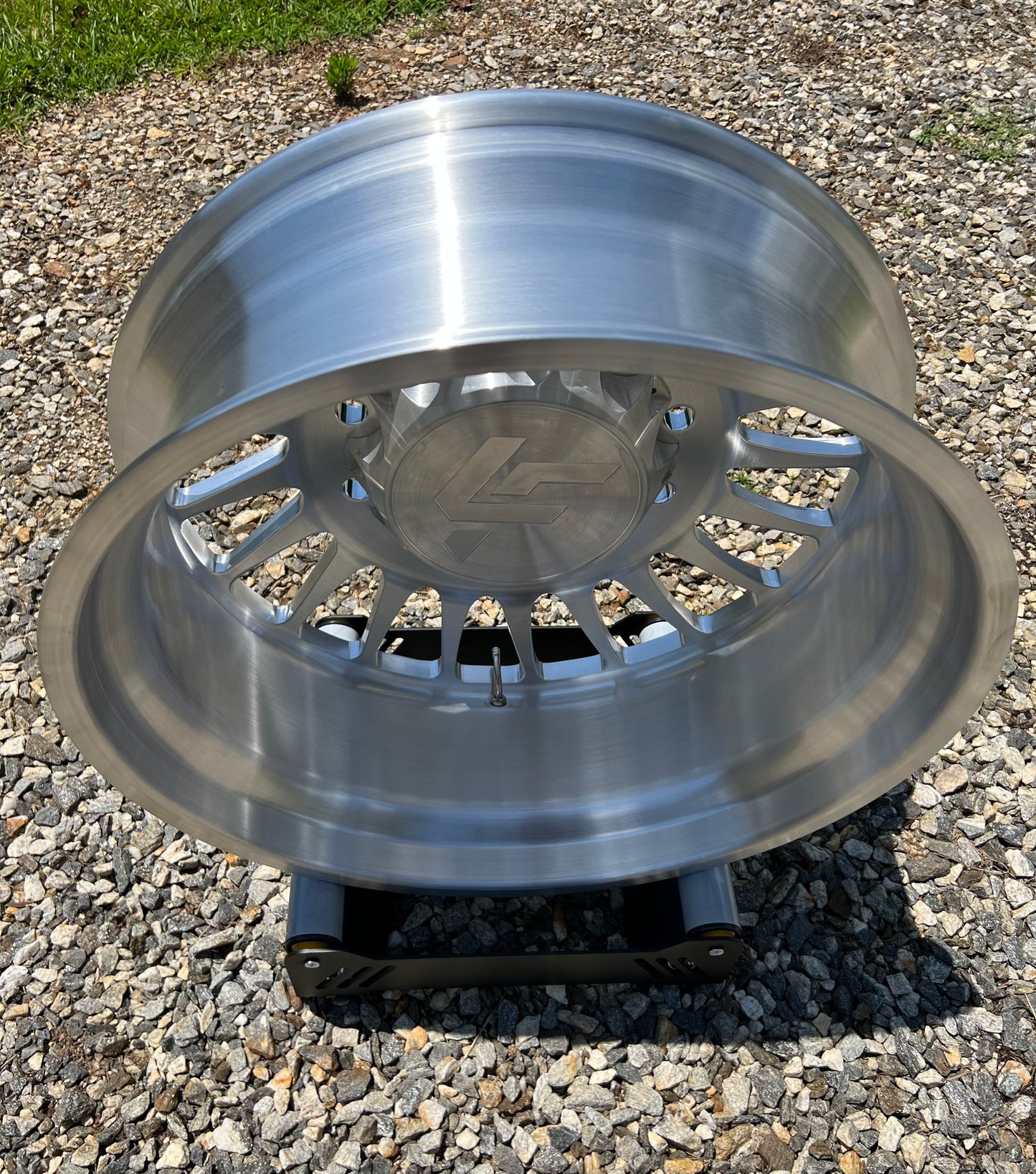 SHUTTER (DUALLY)